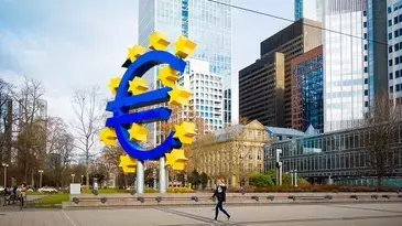 ¿Cómo obtiene el dinero el Banco Central Europeo?